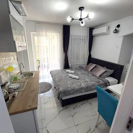 Lux Square Скопье